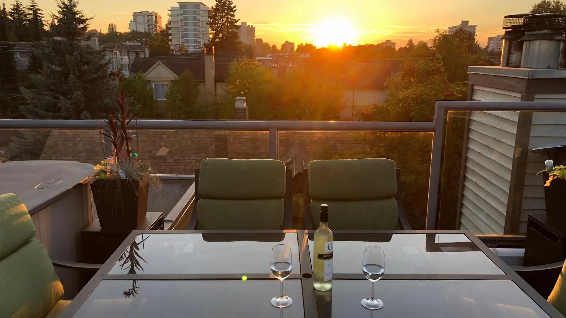 Penthouse Condo With Private Rooftop Patio Vancouver
